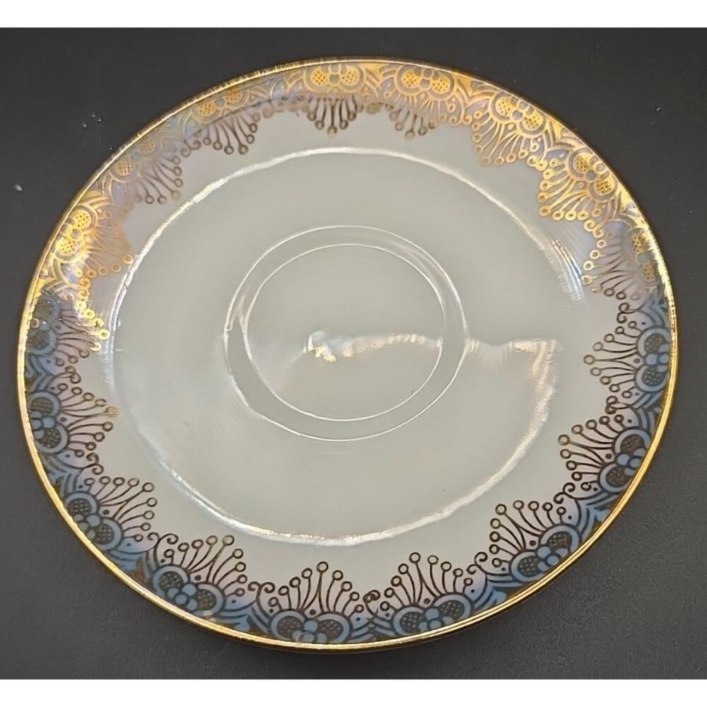 Hutschenreuther Trischenreuth Germany Saucer Gold Filigree Design
